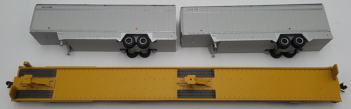 Athearn 92625 HO Trailer Train 85' Flat Bed With 2-40' Trailers LN/Box