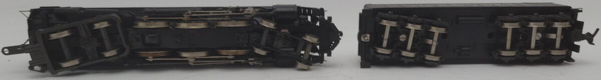 AHM 5096B NYC 4-6-4 Hudson Steam Locomotive & Tender EX/Box