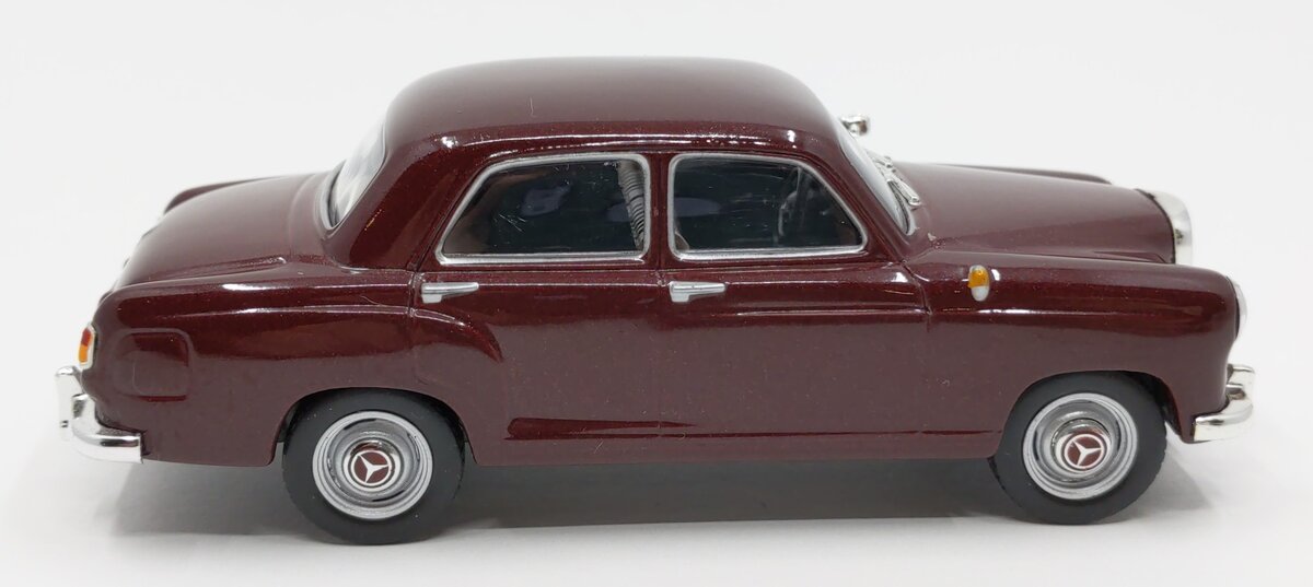 Minichamps 1:43 Diecast Mercedes-Benz 180 VG