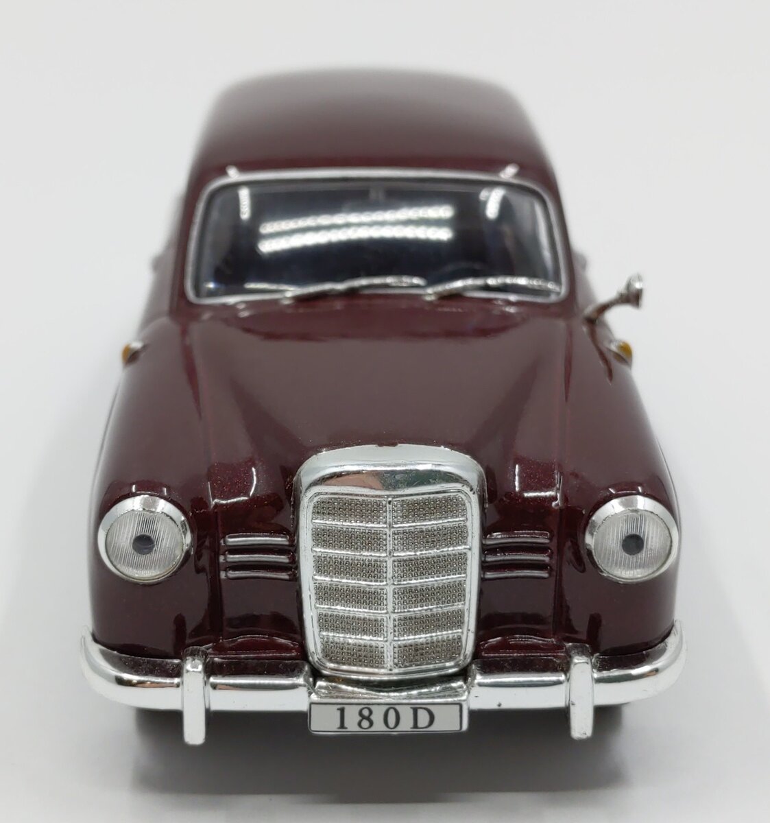 Minichamps 1:43 Diecast Mercedes-Benz 180 VG
