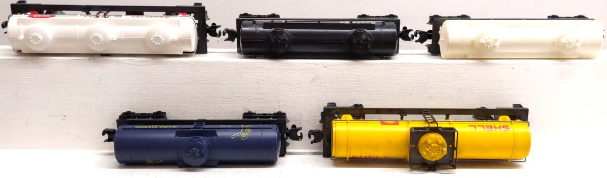 Lionel Assorted O Gauge Tank Cars: 6317, 16104, 9151, 6308, 9327 [5] VG/Box
