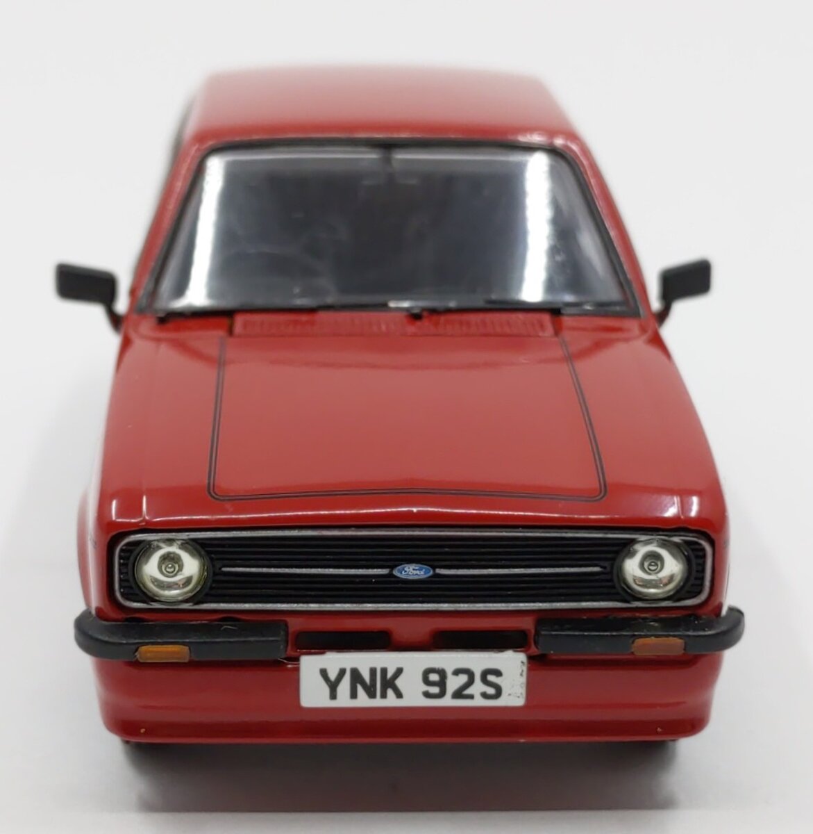 Vanguards 1:43 Diecast 1976 Ford Escort II RS EX