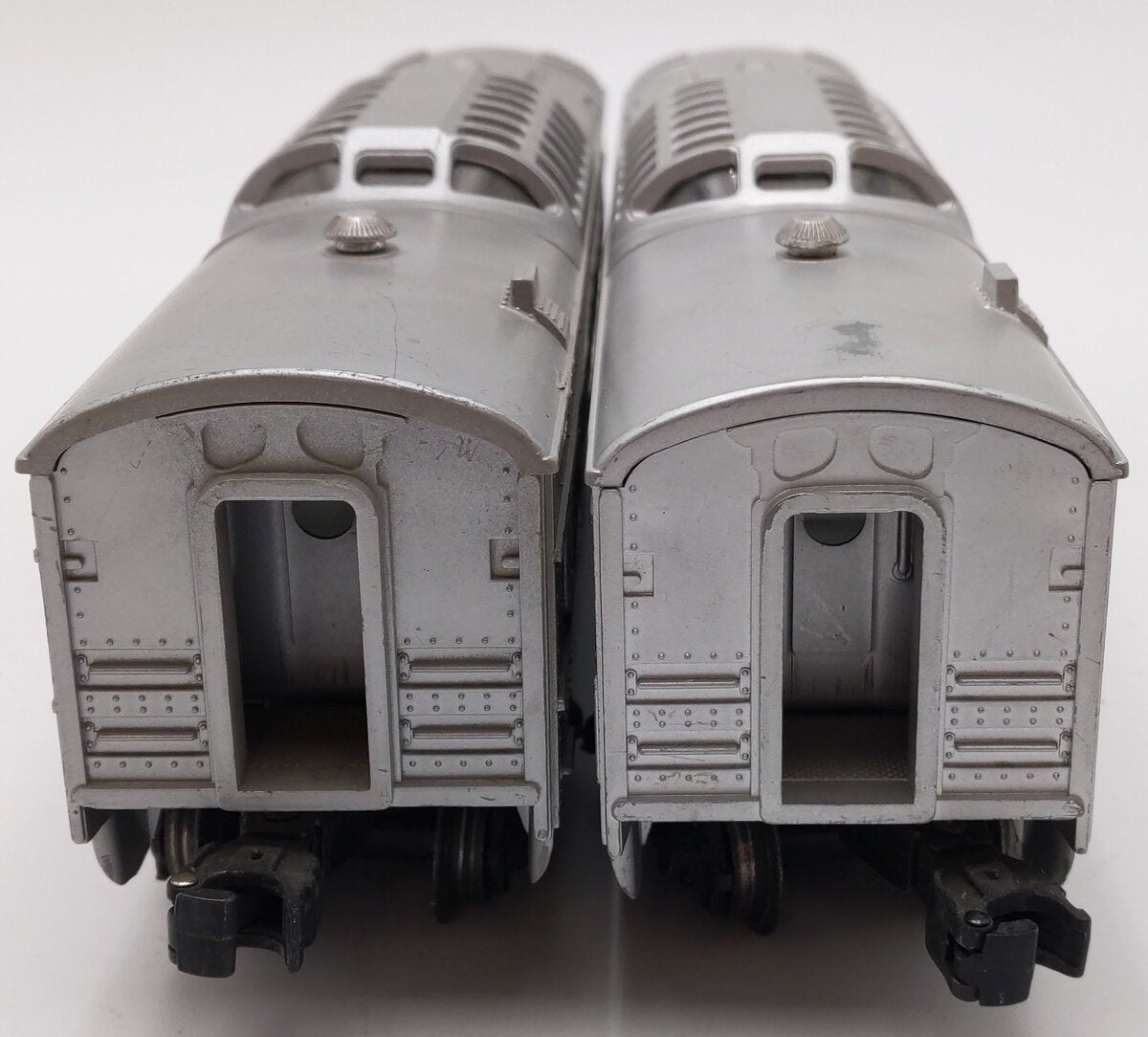 Lionel 2432 Vintage O Lionel Lines Clifton Illuminated Dome Cars [2]
