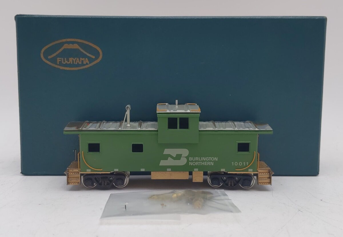 Fujiyama HO Scale BRASS BN Caboose - Custom Painted VG/Box