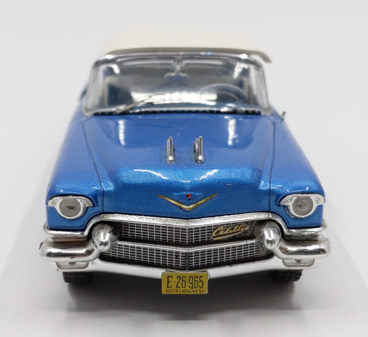 Premium X 1:43 Diecast 1956 Cadillac Eldorado Biarritz VG