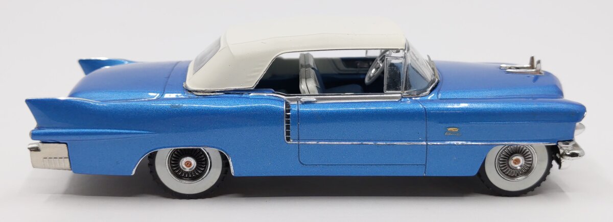 Premium X 1:43 Diecast 1956 Cadillac Eldorado Biarritz VG