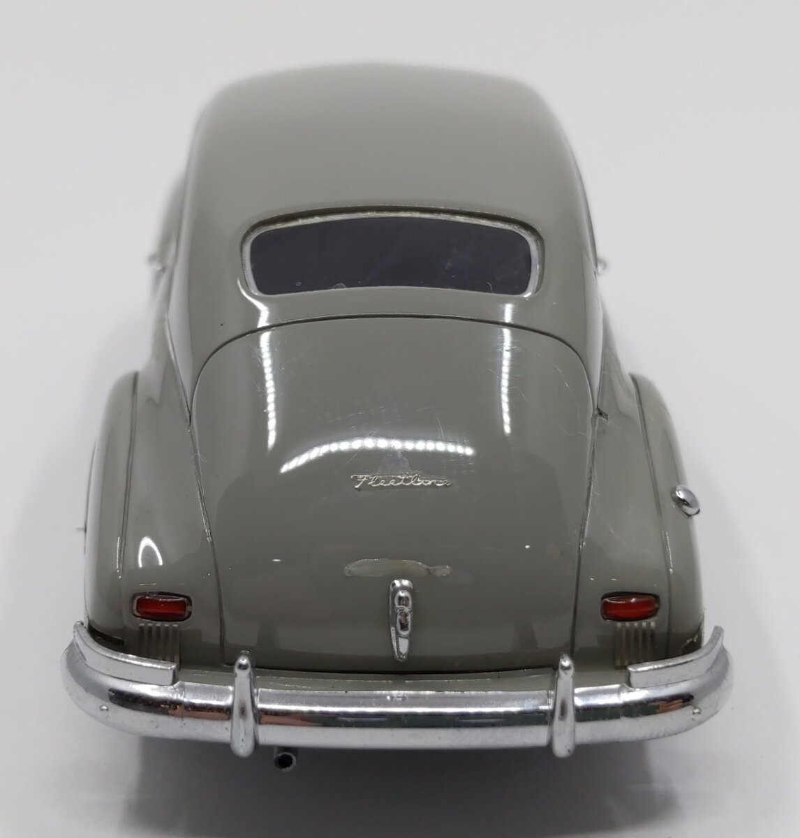 Neo Scale Models 1:43 1948 Chevrolet Fleetline Aerosedan EX