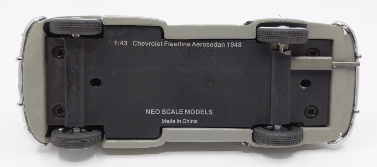 Neo Scale Models 1:43 1948 Chevrolet Fleetline Aerosedan EX