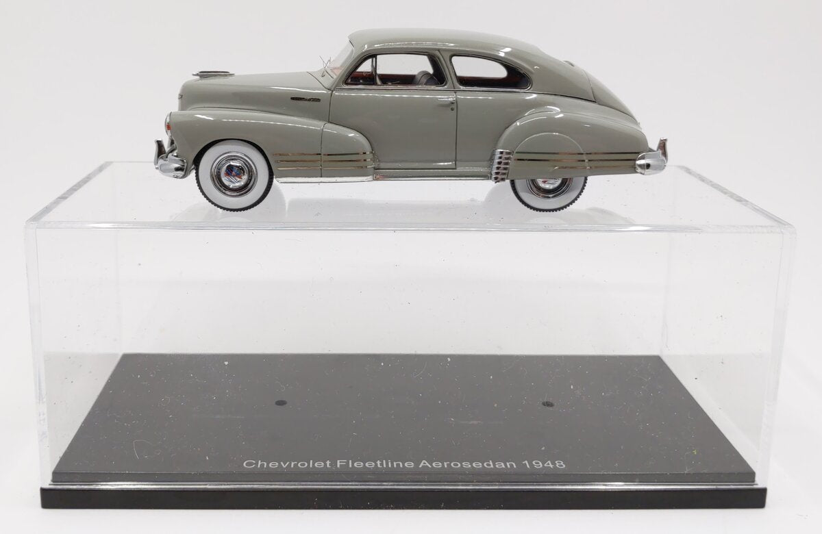 Neo Scale Models 1:43 1948 Chevrolet Fleetline Aerosedan EX