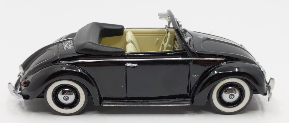 Minichamps 1:43 Diecast Volkswagen Beetle 1200 Convertible EX