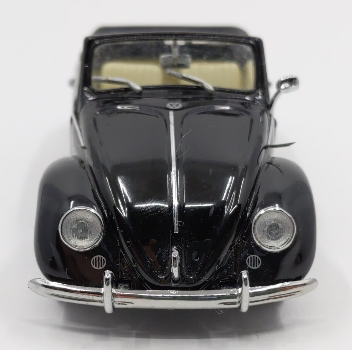 Minichamps 1:43 Diecast Volkswagen Beetle 1200 Convertible EX