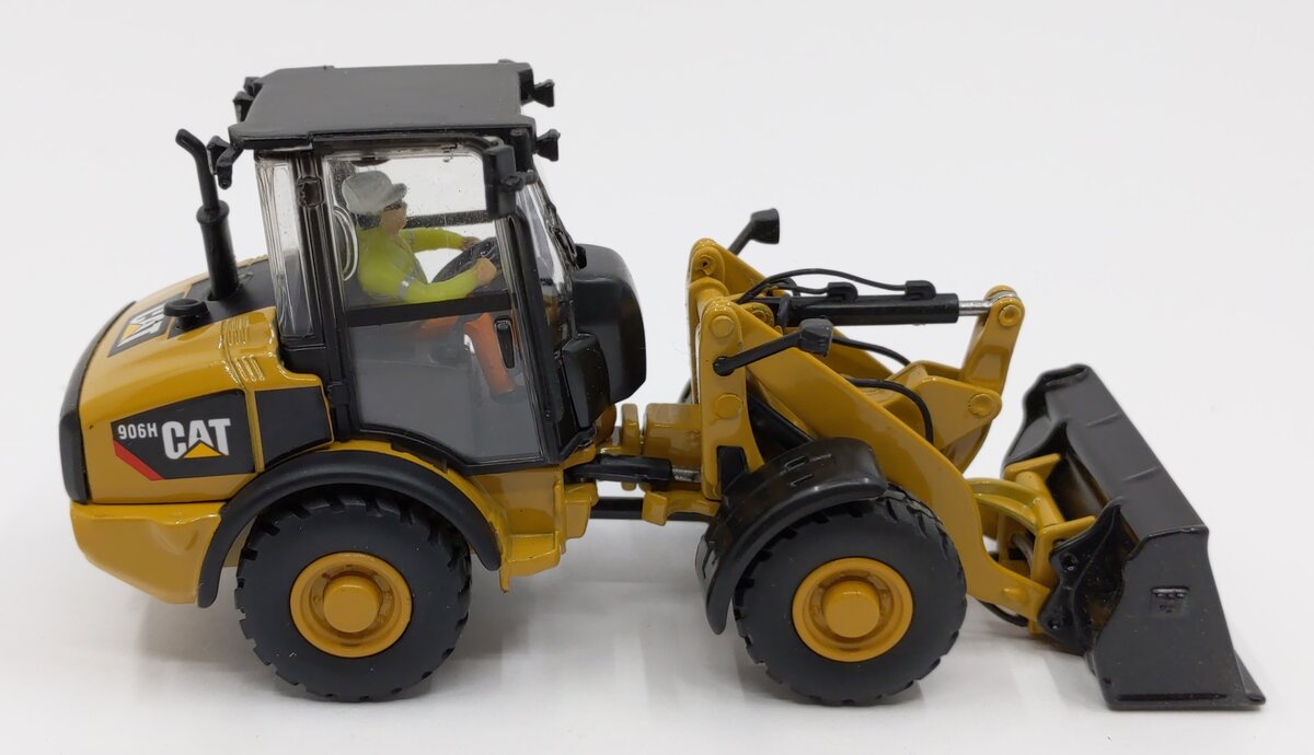 Norscot 55213 1:50 Caterpillar 906H Compact Wheel Loader LN/Box