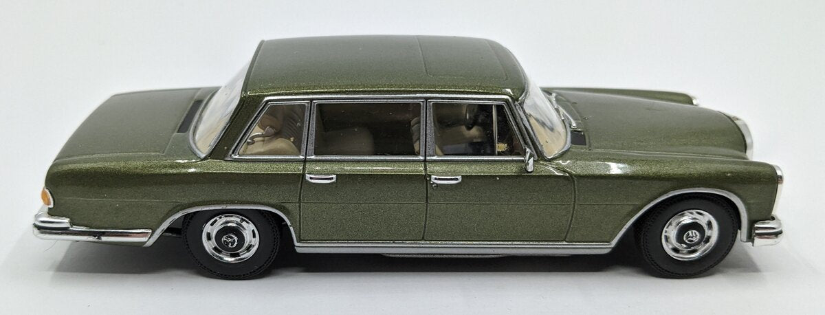 Whitebox 1:43 Diecast 1964 Mercedes 600 VG
