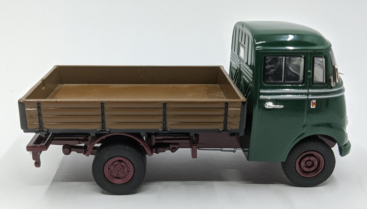 Schuco 1:43 Diecast Mercedes-Benz L319 Truck EX