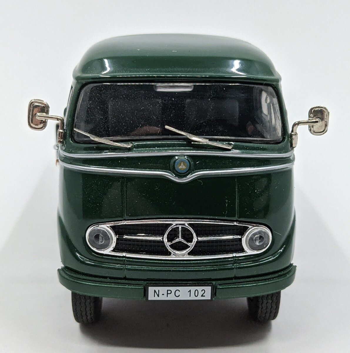 Schuco 1:43 Diecast Mercedes-Benz L319 Truck EX