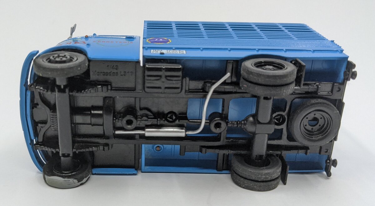 1:43 Diecast Mercedes L319 Truck w/ Cage Cover and Bag Load EX