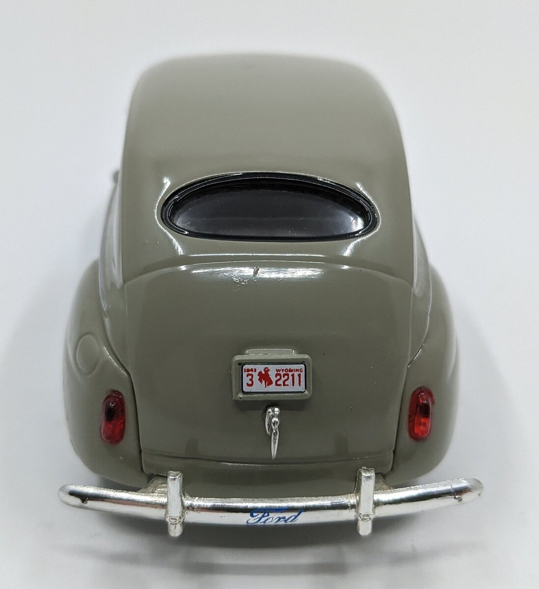 1:43 Diecast 1941 Ford Sedan (Harbor Gray) LN