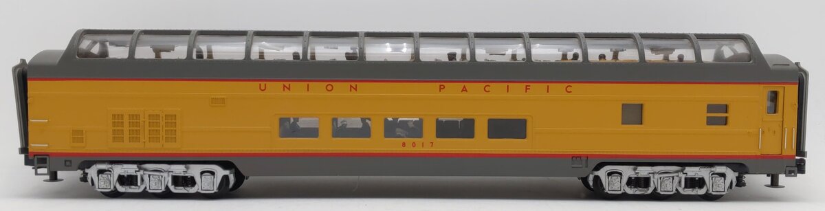 MTH 20-67148 O Gauge UP 70'' Full Length Vista Dome Passenger Car #8017 EX/Box