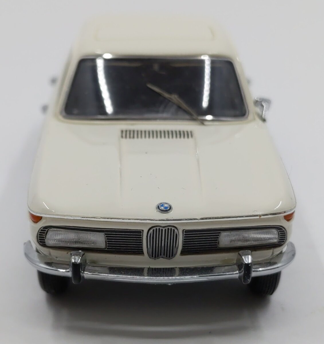 Minichamps 1:43 Diecast 1962 BMW 2000A VG