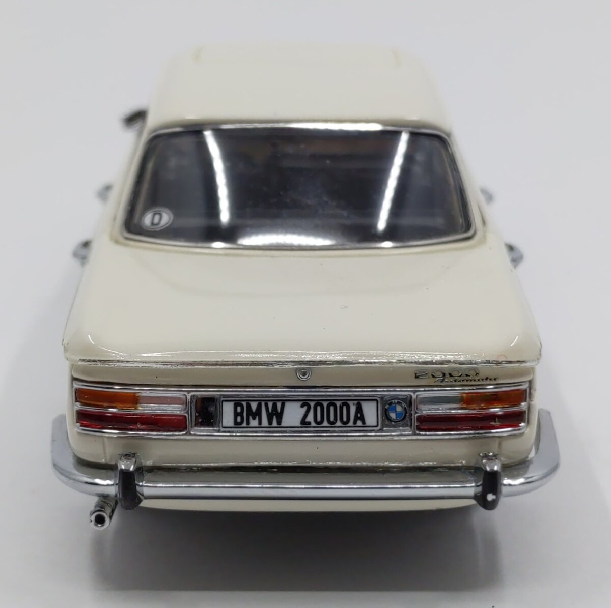 Minichamps 1:43 Diecast 1962 BMW 2000A VG