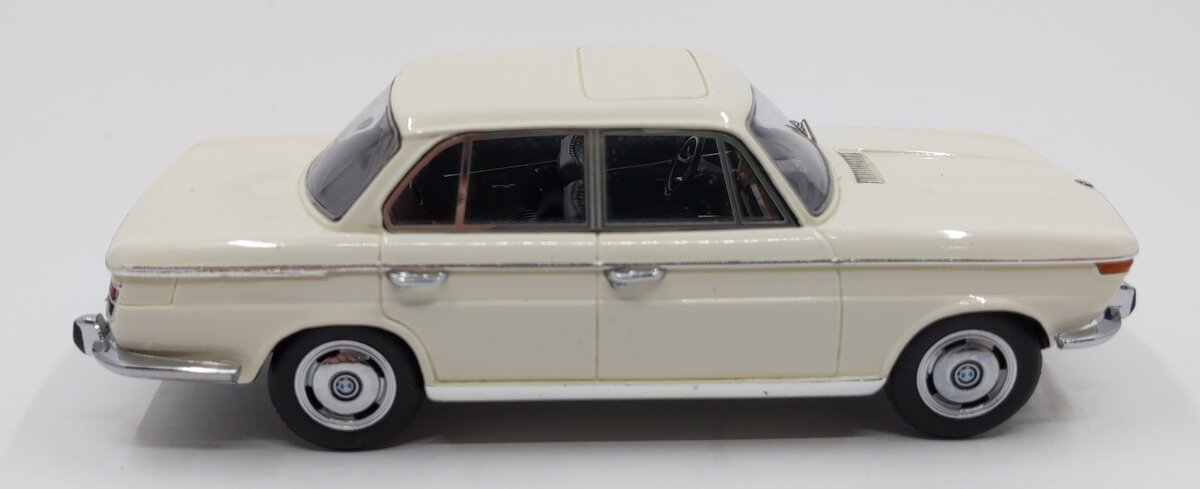 Minichamps 1:43 Diecast 1962 BMW 2000A VG