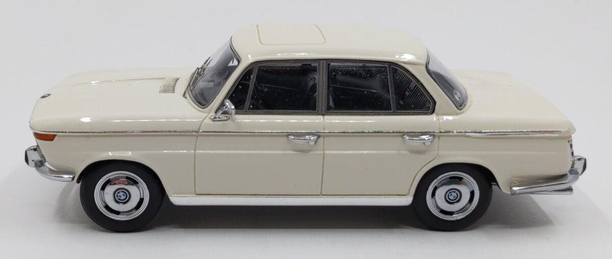 Minichamps 1:43 Diecast 1962 BMW 2000A VG