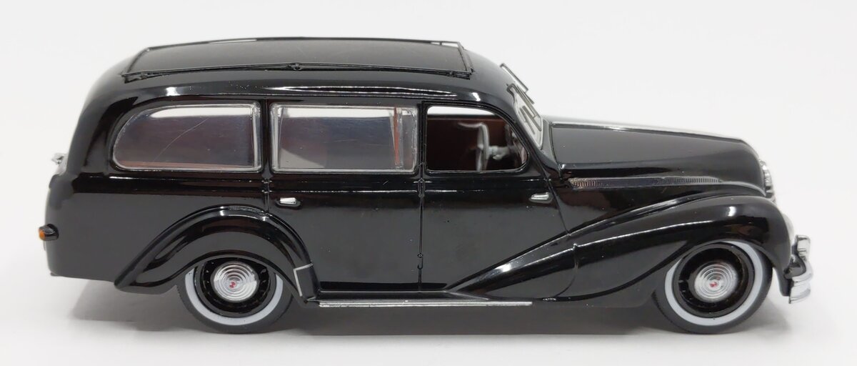IST Models 1:43 Diecast 1953 EMW 340 Kombi EX