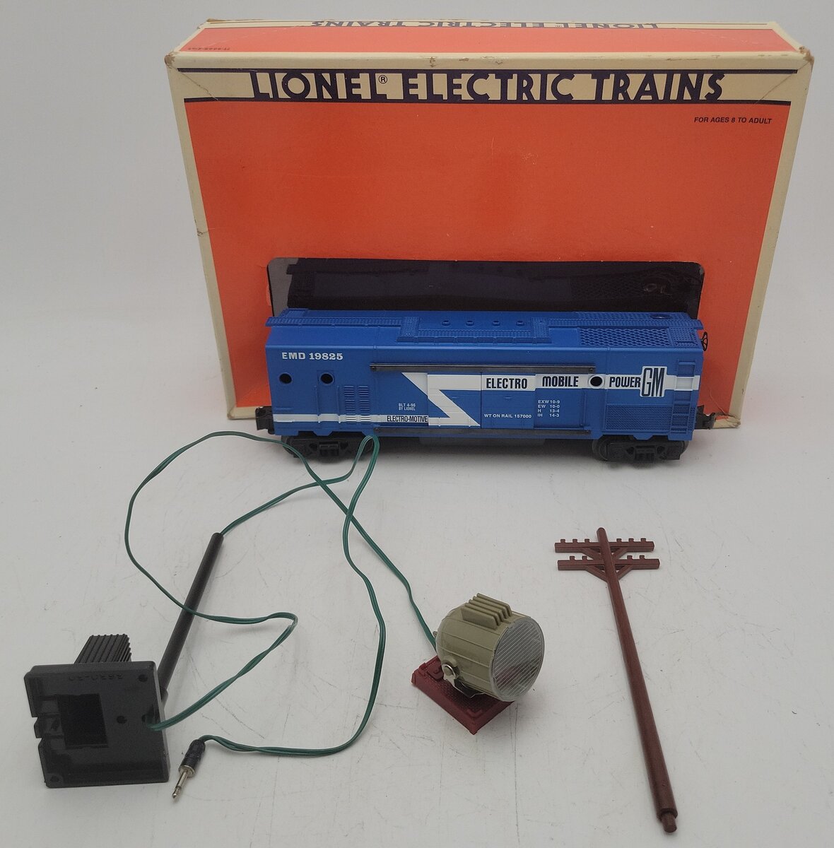 Lionel 6-19825 O Gauge EMD Electric Power Generator Car Set VG/Box
