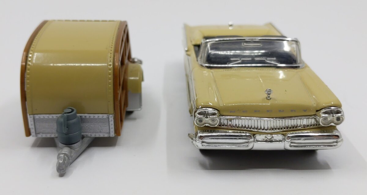 Hongwell 1:43 Diecast 1957 Mercury Convertible Cruiser w/ Woody Slumber Trailer VG