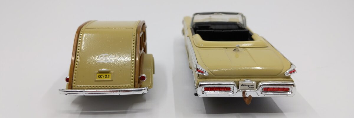 Hongwell 1:43 Diecast 1957 Mercury Convertible Cruiser w/ Woody Slumber Trailer VG
