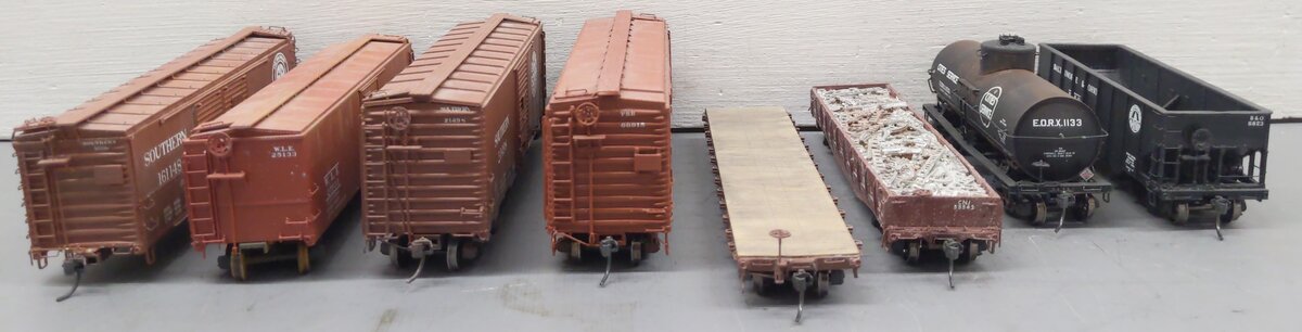 HO Scale Assorted Freight Cars #21498/1148/25133/85542/66915/22006/1133/5823[8]