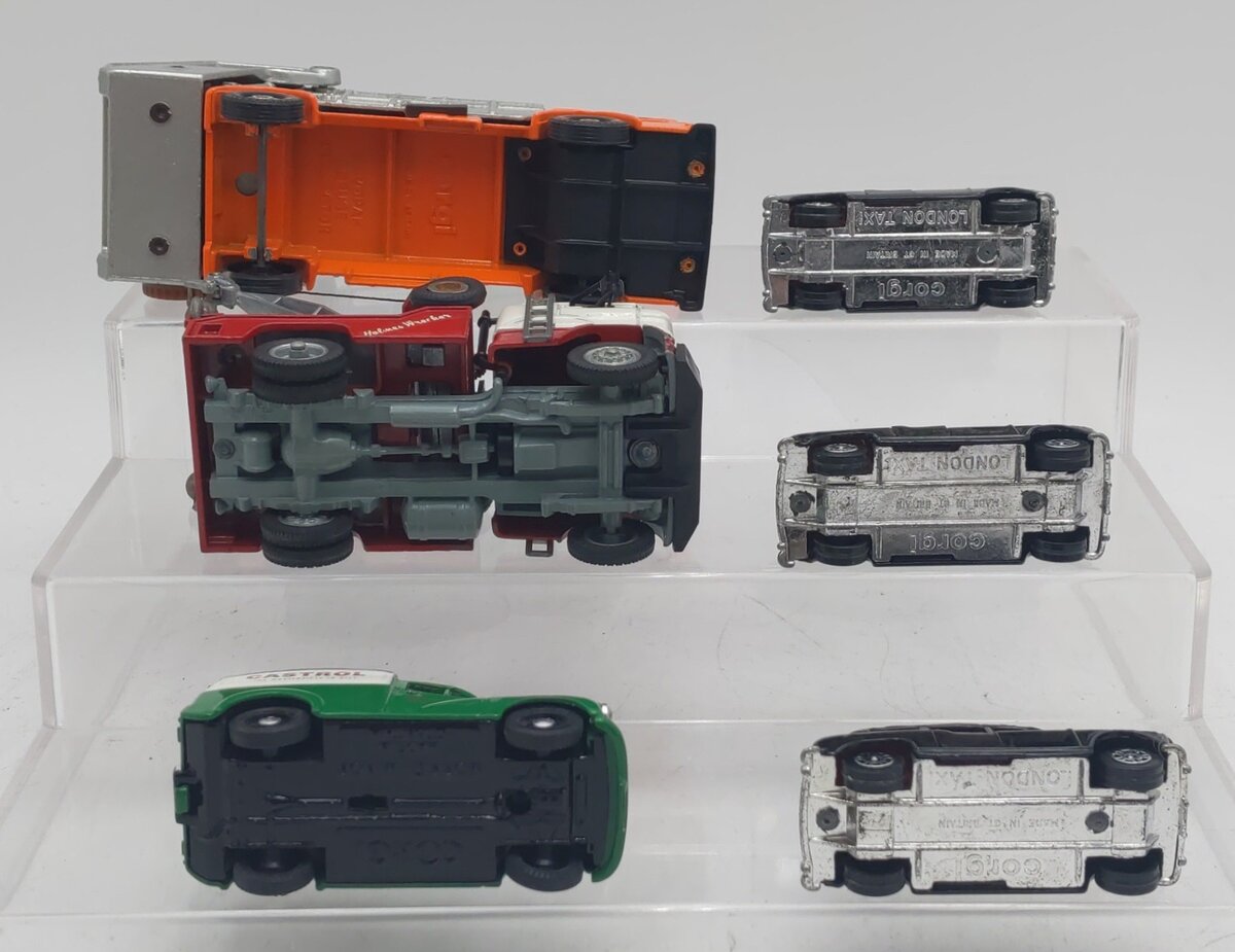 Corgi 1:43 & 1:64 Scale Die-Cast Vehicles [6] EX