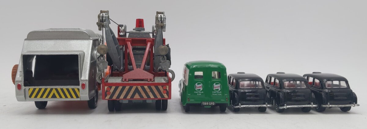 Corgi 1:43 & 1:64 Scale Die-Cast Vehicles [6] EX