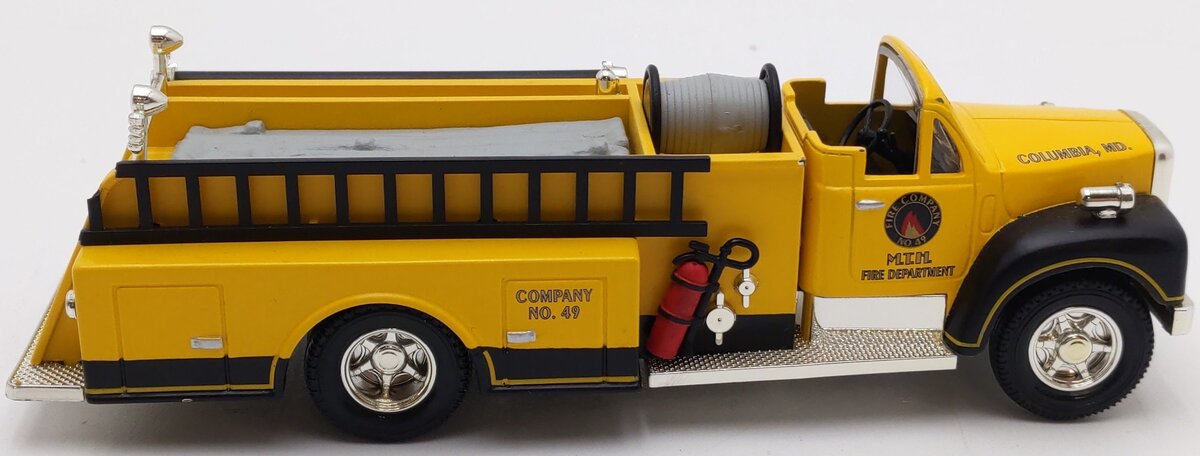 MTH 30-50035 O Scale RailKing Yellow Die-Cast Fire Truck EX/Box