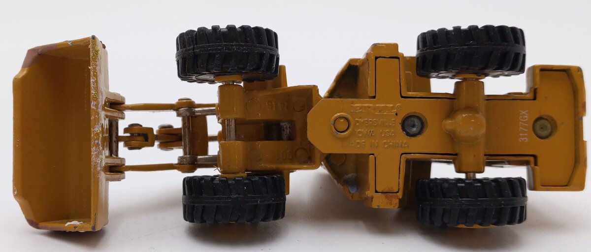 MTH 30-7619 O Gauge MTH Construction Flatcar with Ertl Front End Loader VG/Box