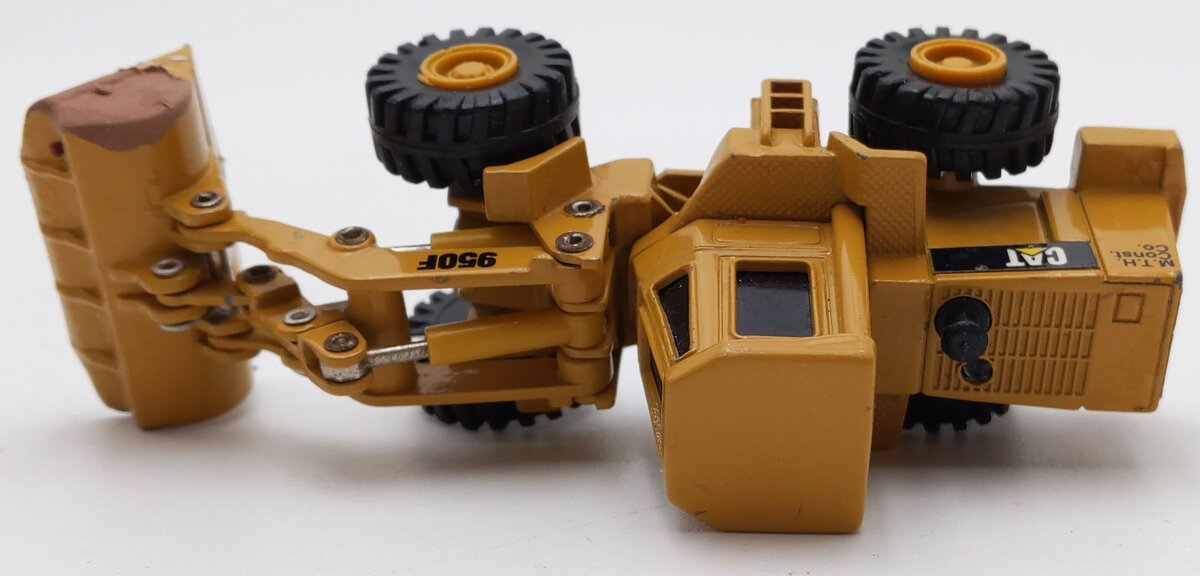 MTH 30-7619 O Gauge MTH Construction Flatcar with Ertl Front End Loader VG/Box