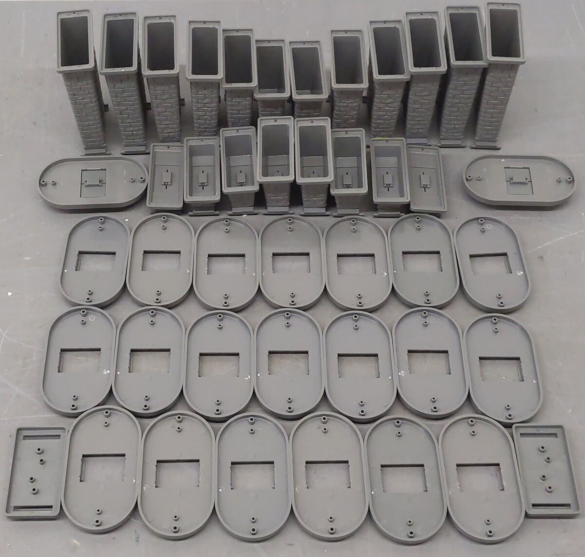 MTH 40-1033 O RealTrax - 24-Piece Graduated Trestle System Set EX/Box