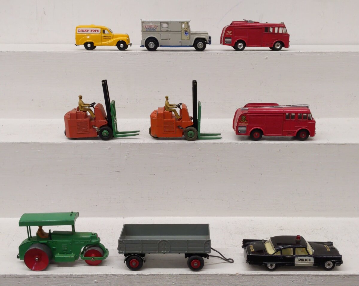 Dinky 1/43 Scale Die-Cast Vehicles [9] EX