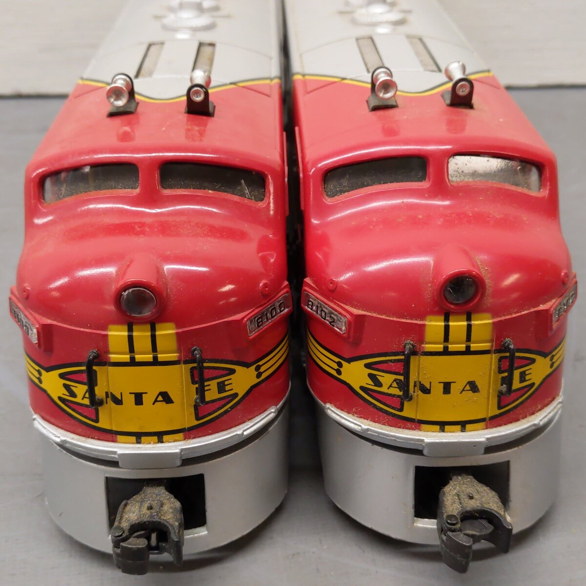 Lionel 6-11711 O Santa Fe F-3 AA Diesel Locomotive Set #8100/8102 with RS EX