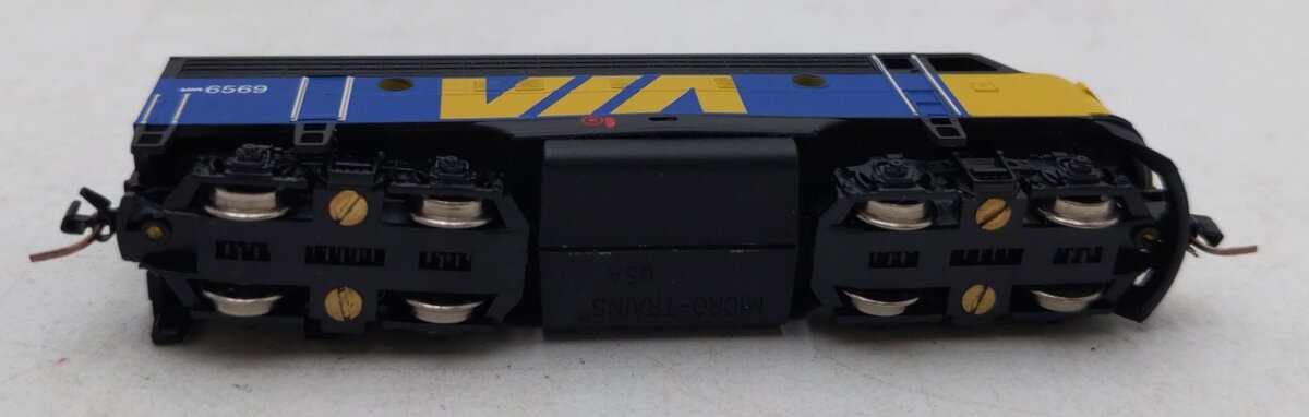 Micro-Trains 98001450 Z VIA Rail EMD F7 A Unit Powered Diesel Locomotive #6569 EX/Box