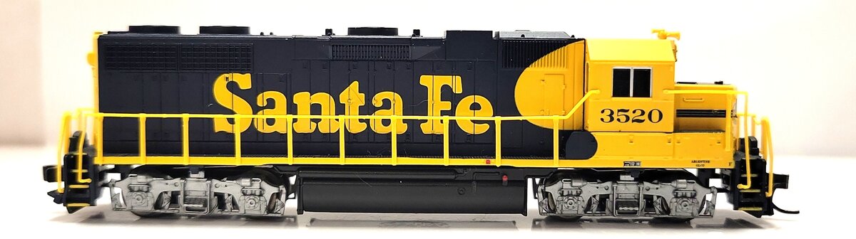 Atlas 49873 N Santa Fe GP-38 Diesel Locomotive #3520 with DCC LN/Box