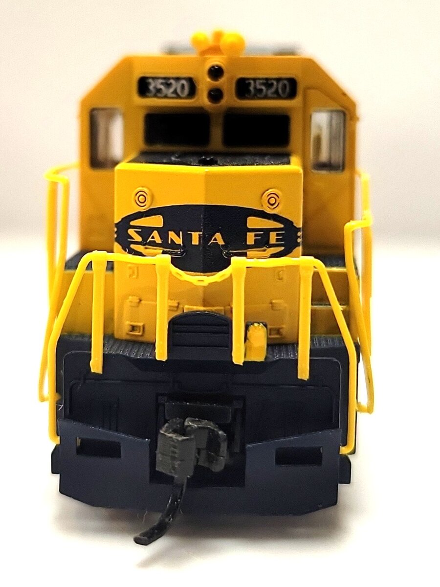 Atlas 49873 N Santa Fe GP-38 Diesel Locomotive #3520 with DCC LN/Box