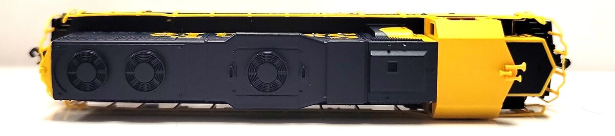 Atlas 49873 N Santa Fe GP-38 Diesel Locomotive #3520 with DCC LN/Box