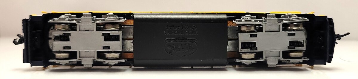 Atlas 49873 N Santa Fe GP-38 Diesel Locomotive #3520 with DCC LN/Box