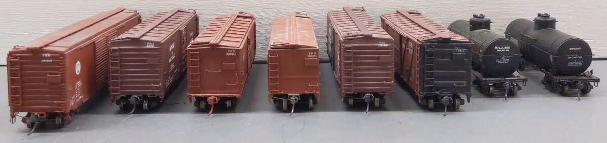 HO Scale Boxcars & Tank Cars #54335/32162/92351/33564/2702/58313/10007/1693 [8]