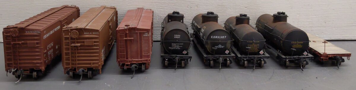 HO Boxcars, Tank & Flatcar #925528/77787/26107/1127/56005/90171/92048/426038 [8]