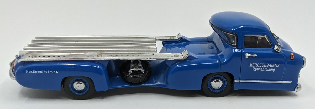 Schuco 1:43 Diecast 1:43 Mercedes-Benz Blue Wonder EX