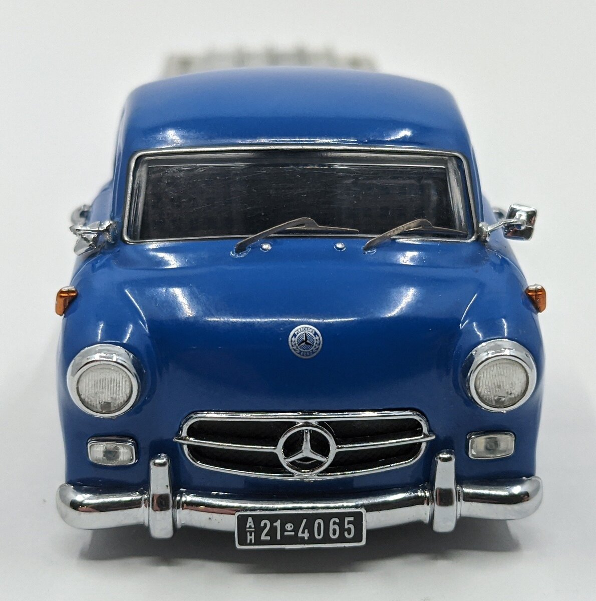 Schuco 1:43 Diecast 1:43 Mercedes-Benz Blue Wonder EX