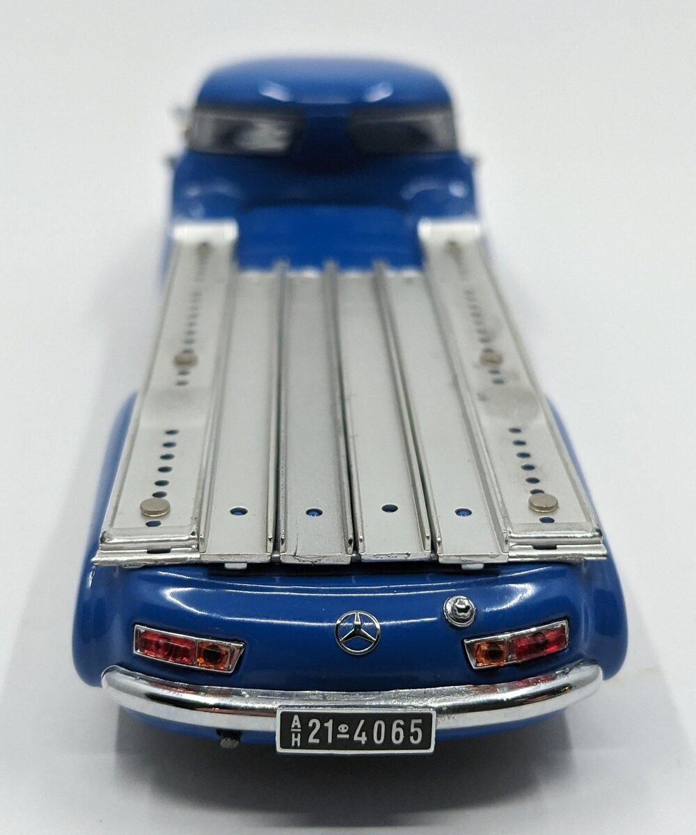 Schuco 1:43 Diecast 1:43 Mercedes-Benz Blue Wonder EX