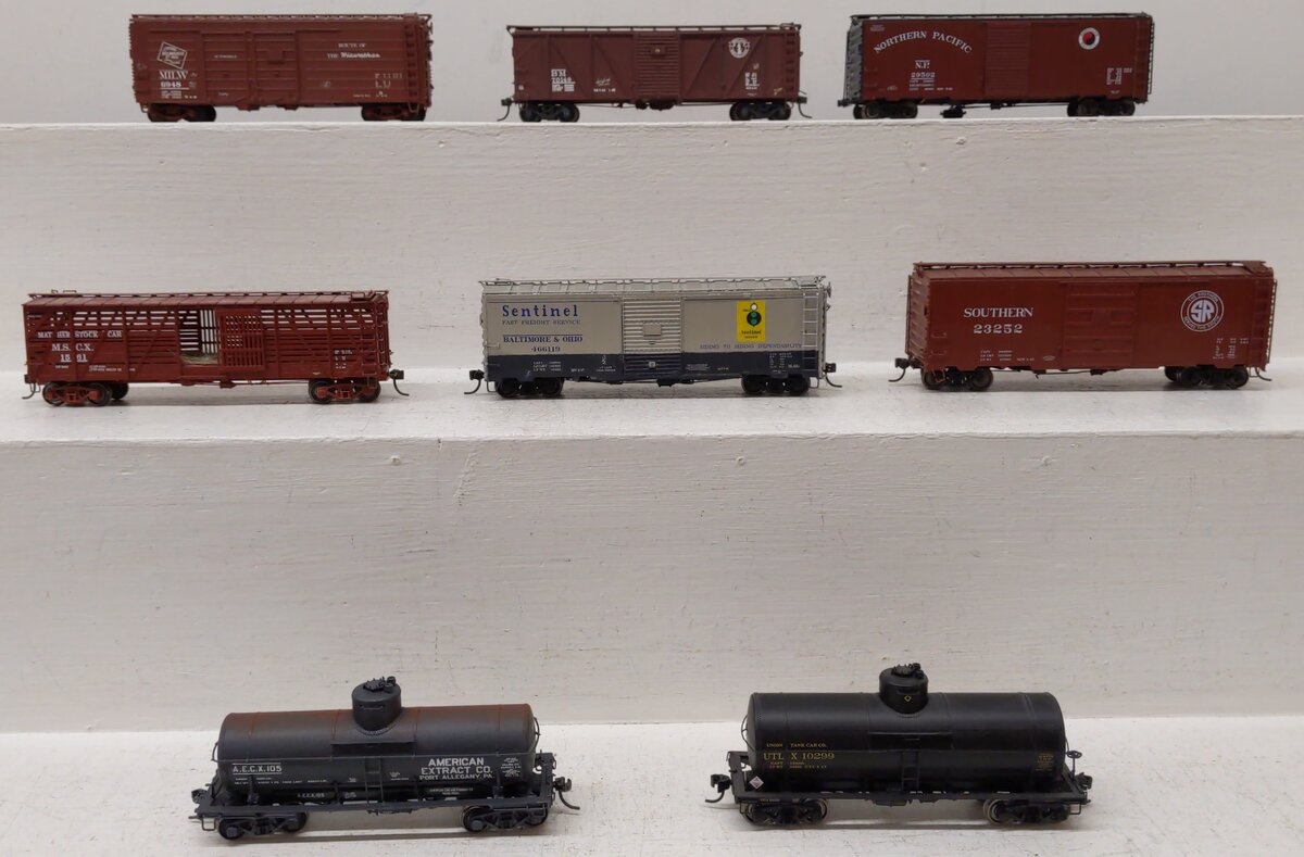 HO Tank, Stock, & Boxcars #29502/70149/6948/1561/466119/23252/105/10299 [8]